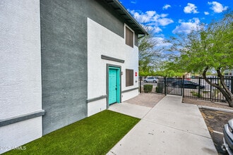 Building Photo - 5010 N 22nd Ave