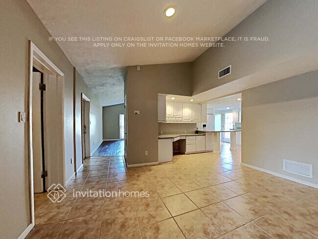 Building Photo - 2464 Carolton Rd