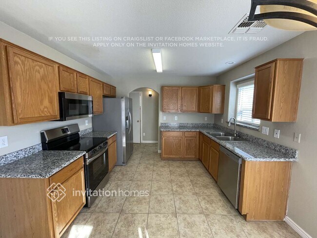 Foto del edificio - 12533 W Reade Ave