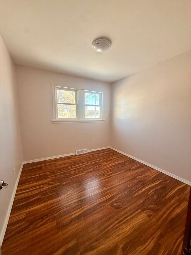 Foto del edificio - 3 Bedroom in heart Loves Park