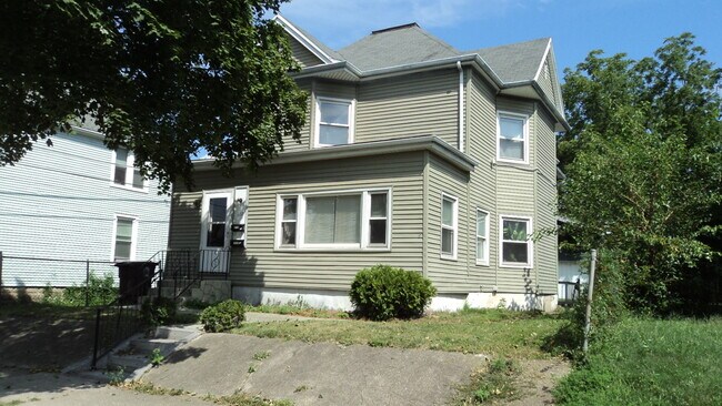 Foto del edificio - 117 E Suttenfield St