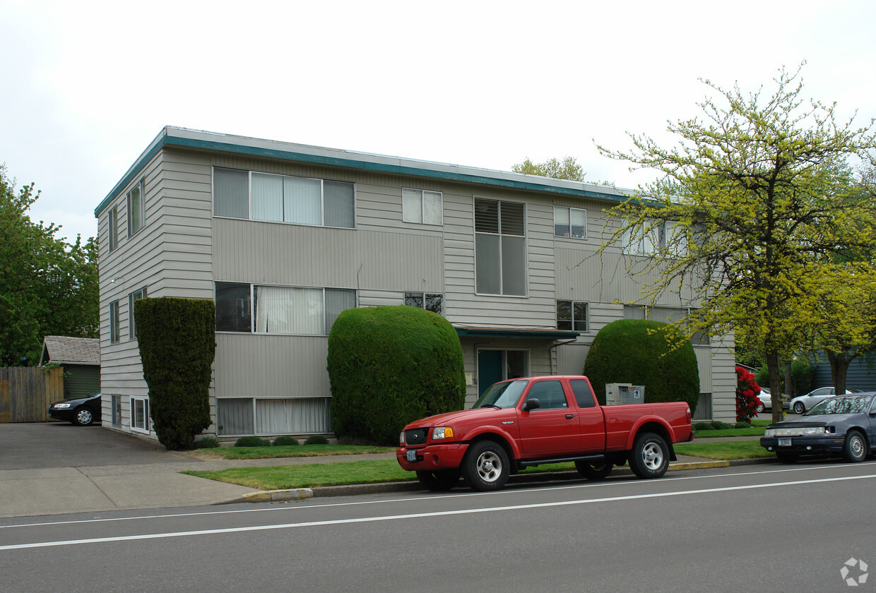 Primary Photo - 1717 NW Harrison Blvd
