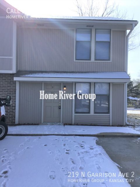 Foto principal - Charming townhome in Ferrelview!