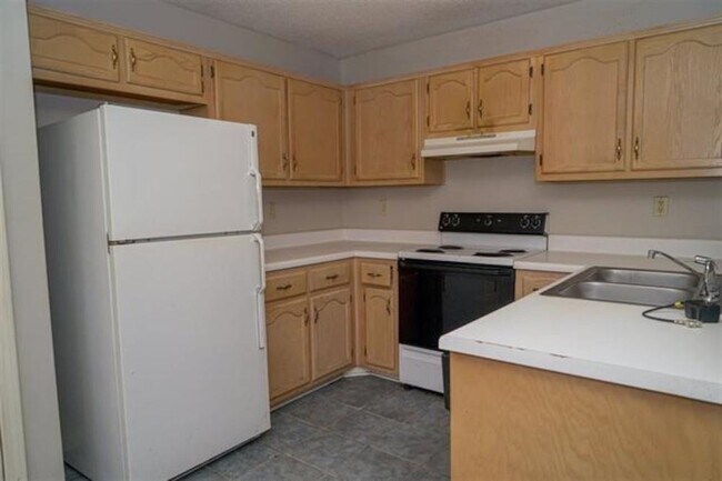 Foto del edificio - 7938 Anne's Cir