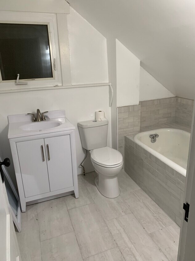Upstairs Bathroom - 1845 King Ave (Dayton, OH)