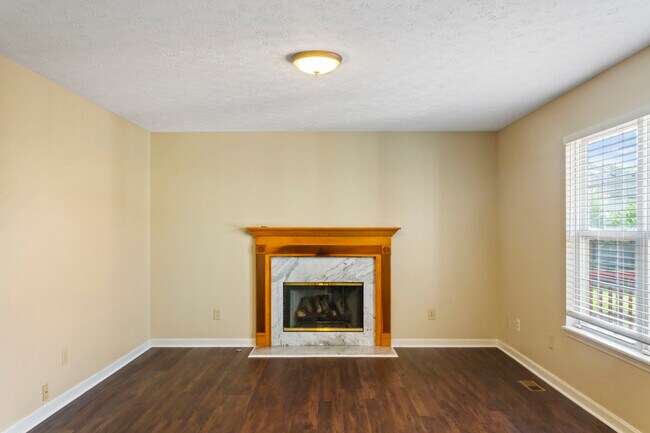 Building Photo - 130 Fawn Dr