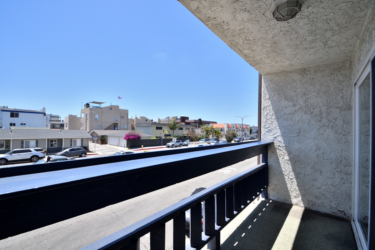 320 Hermosa Ave Unit 104, Hermosa Beach, CA 90254 Condo for Rent in