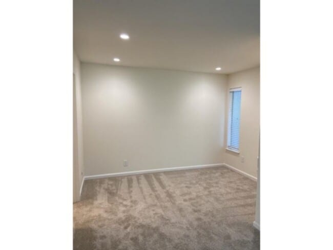 Foto del edificio - 495 Ignacio Blvd