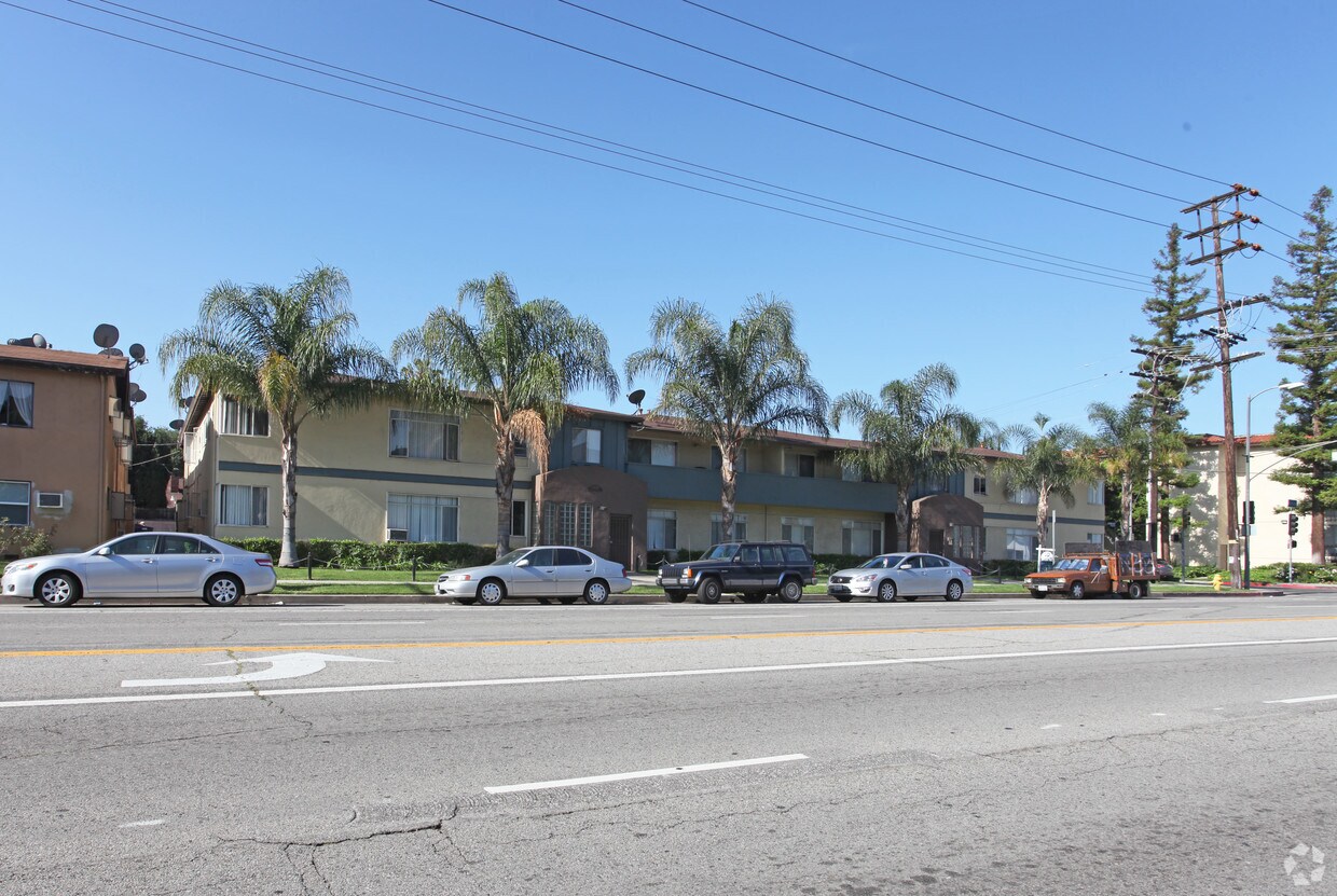 Foto del edificio - 12656 Burbank Blvd