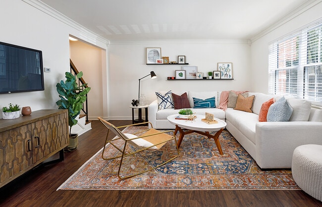 Brentwood Model Living - Kings Crossing