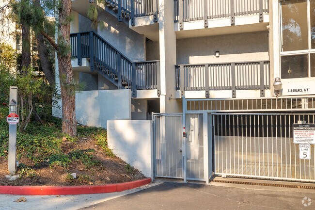 Building Photo - The Estates Condominium