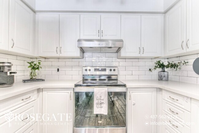 Photo du bâtiment - Spacious 3-Bedroom Townhome – 1,800 Sq Ft ...
