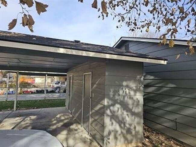 Foto del edificio - 1953-1953 S Owyhee St