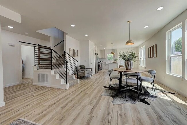 Building Photo - 1731 NW 37th St