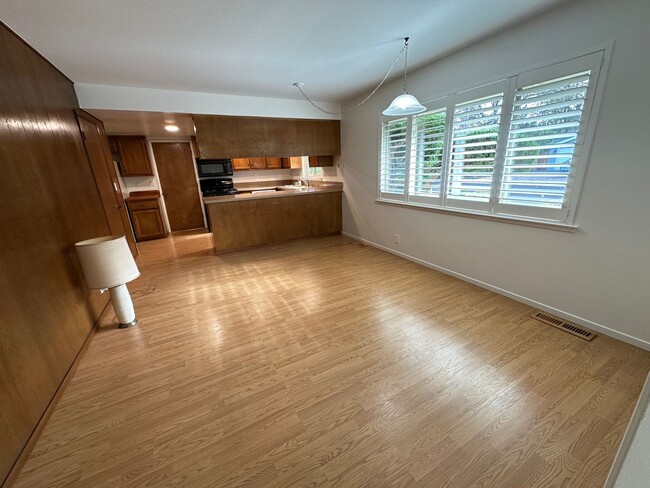 Building Photo - 3 Bed 2 Bath Single Family Home In Walnut ...