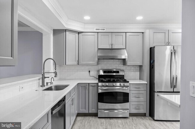 Foto del edificio - 17 Winchester Dr