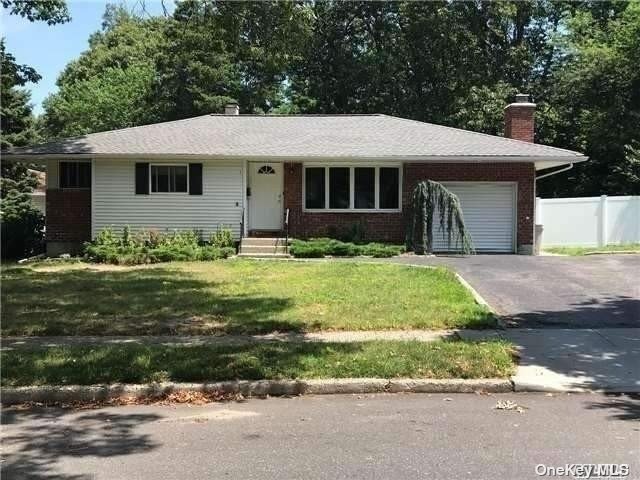 1 August Crescent, Commack, NY 11725 - House for Rent in Commack, NY