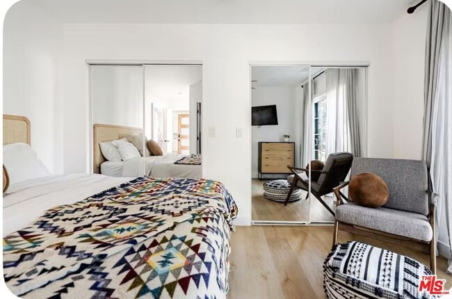 Foto del edificio - 12812 Greene Ave