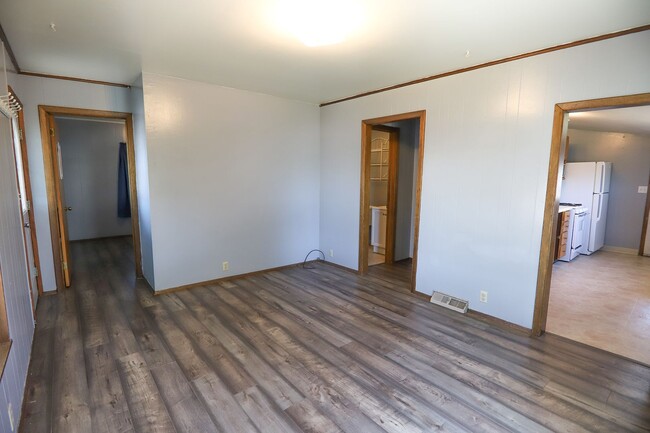Building Photo - 39 N Sheridan Ave