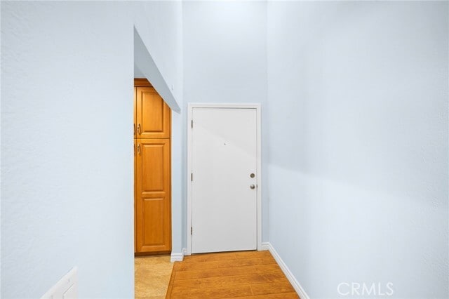 Building Photo - 1121 E Wilson Ave