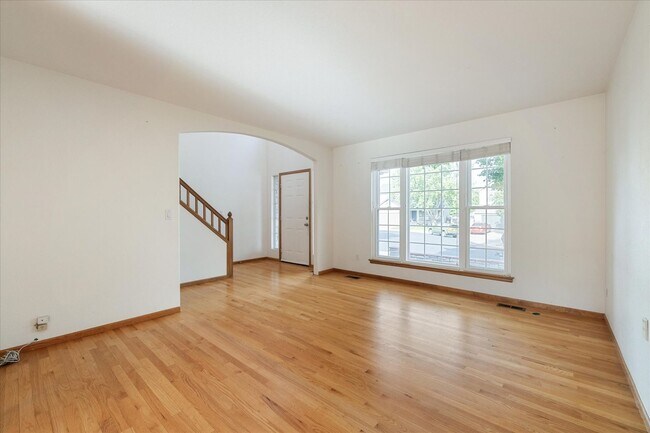 Foto del edificio - Gorgeous 5 Bedroom, 4 Bath Home on the Edg...