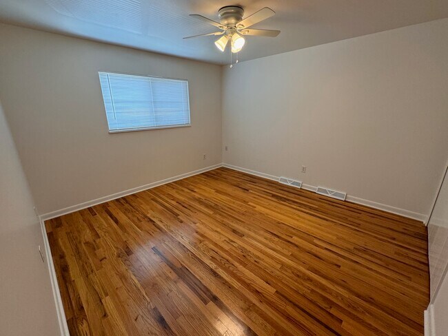 Foto del edificio - 1437 Beech Ct