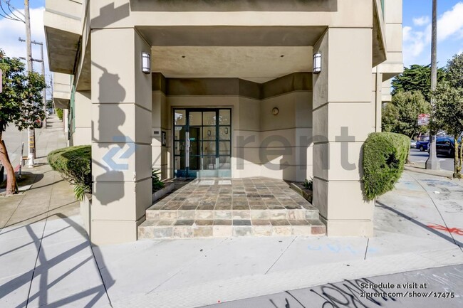 Building Photo - 298 Portola Dr