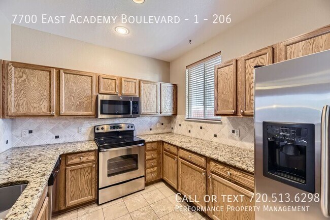 Foto del edificio - 7700 E Academy Blvd