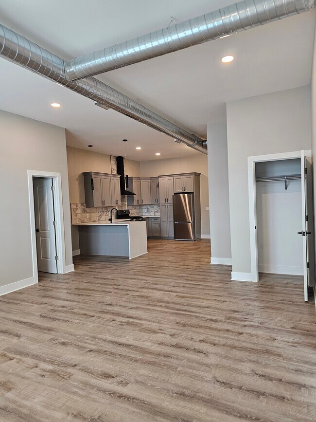Sala principal 2 - 5827 Broadway St