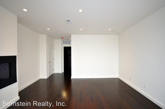 Building Photo - 149 Dore St