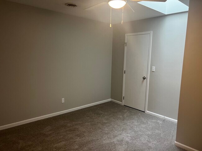 Building Photo - 106 N Menominee Dr