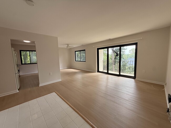 Building Photo - 613 Oakland Hills Ct