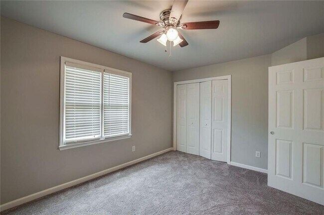 Building Photo - 1489 Justin Dr