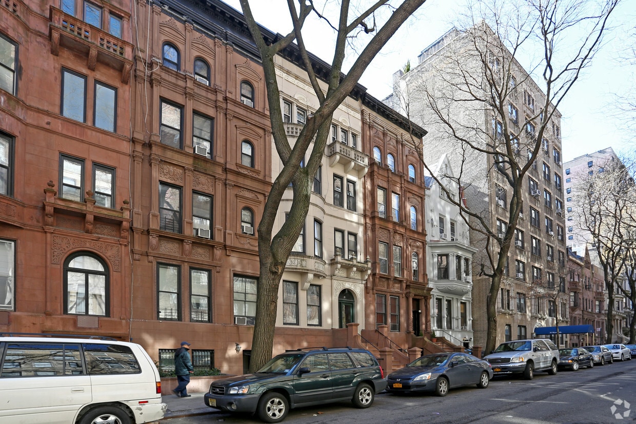 Building Photo - 24 W 90th St