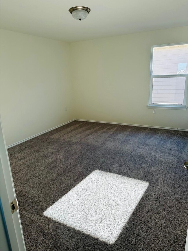 Building Photo - 4705 Pell Rd