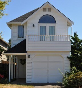Primary Photo - Expand Your Living Space With 2 Balconies ...