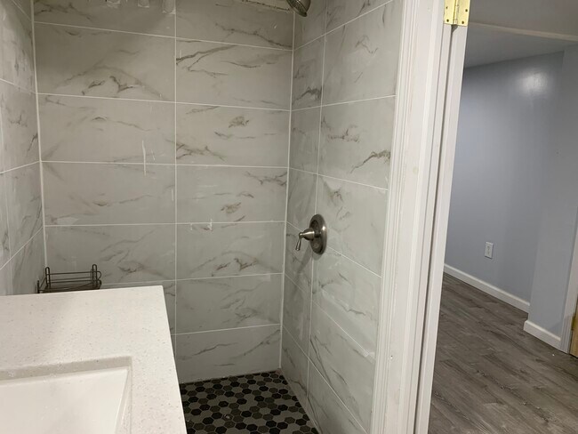 Foto del edificio - 5632 Beacon St