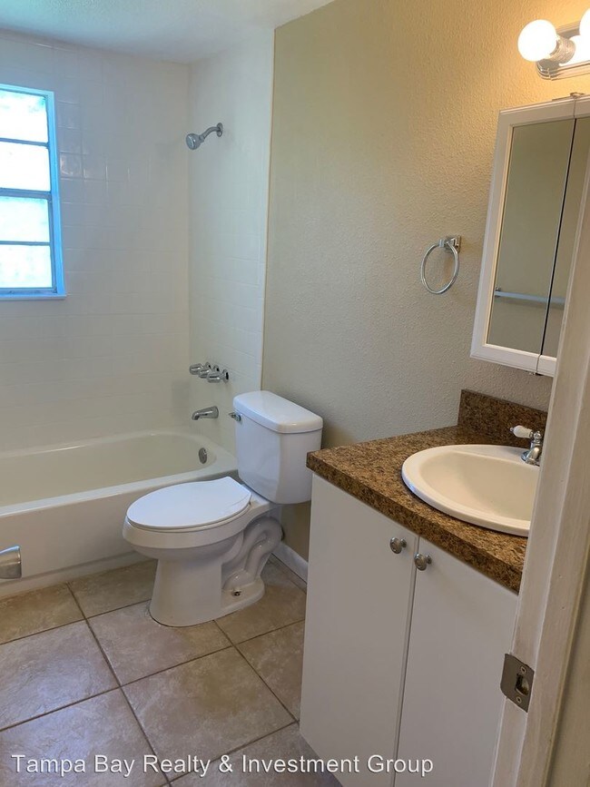 Building Photo - 2 br, 1 bath House - 11727 E Old Hillsborough