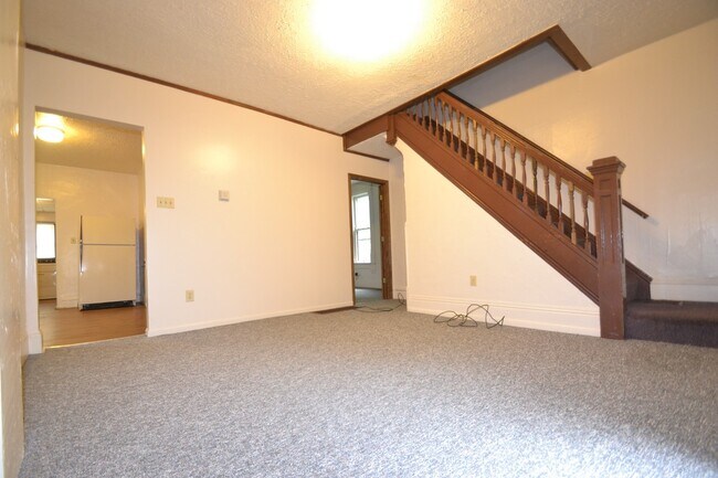 Building Photo - 497 Sumner St