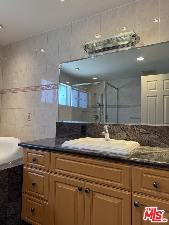 Foto del edificio - 5412 Hazeltine Ave