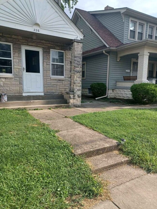 Photo - 226 E Maple St Apartment