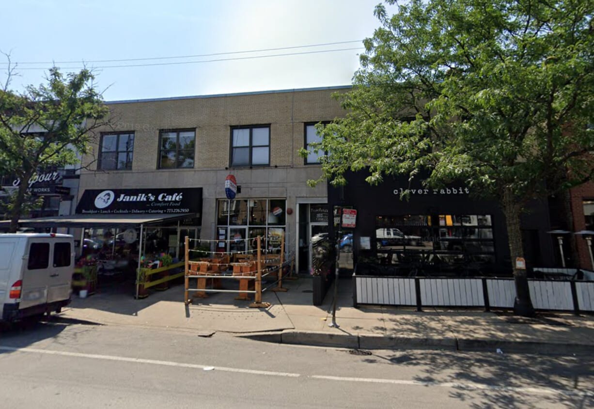 Primary Photo - 2013 W Division St