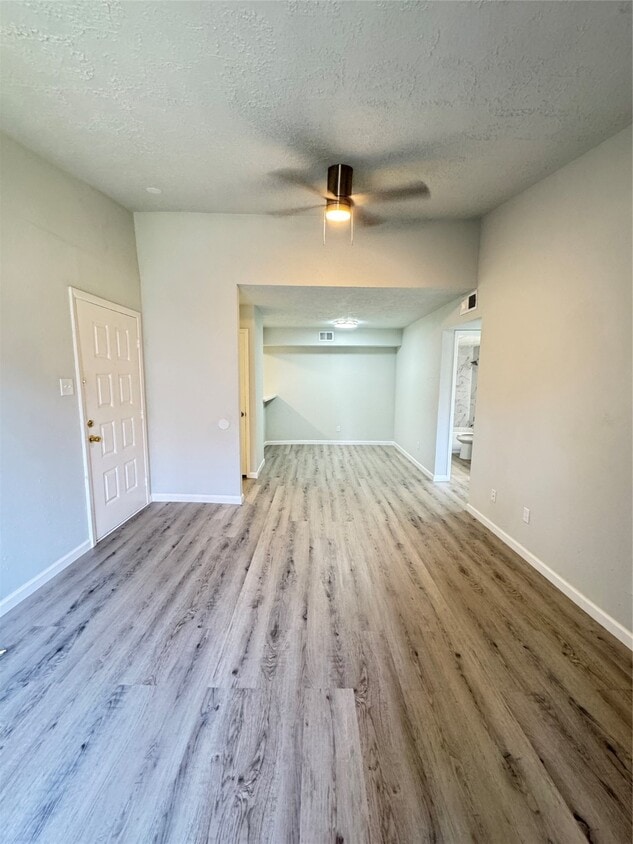 Primary Photo - 10555 Turtlewood Ct