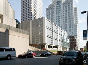 Building Photo - Hartford 21