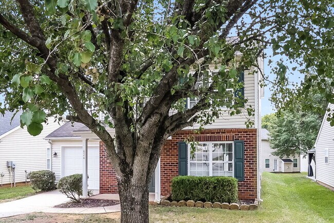 Foto del edificio - 624 Lightspun Ln
