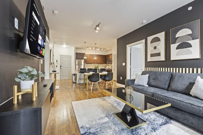 Foto del edificio - 5720 Town and Country Blvd