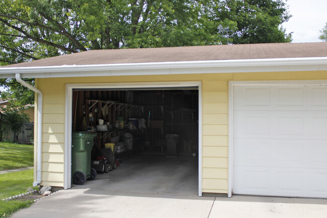 Garage - 1915 Morningside Dr