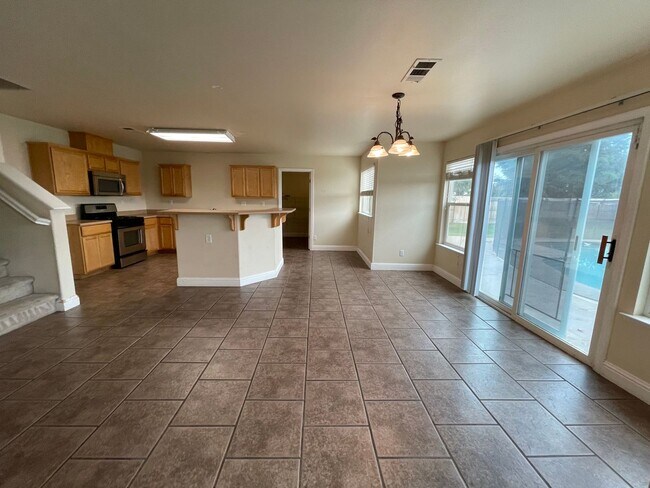 Foto del edificio - 1102 Solstice Ave