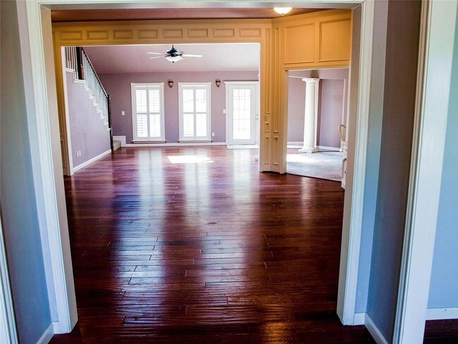 Building Photo - 236 Oak Hill Dr