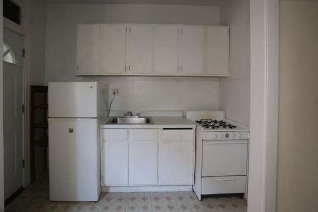 Foto del edificio - 726 W Barry Ave